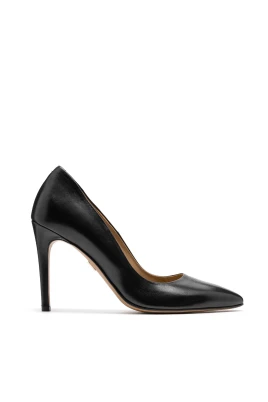 Svarta pumps för damer.Denna produkt har stor storlek.
