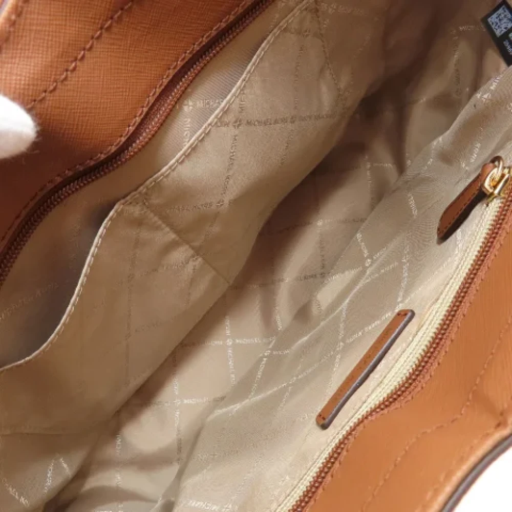 Michael Kors Pre-owned Canvas shoulder-bags Beige Dames