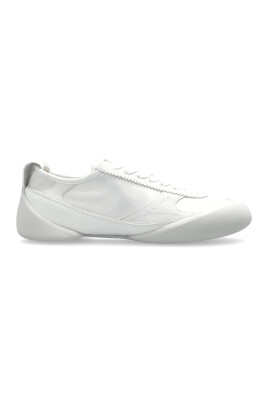 sports-shoes-flexion