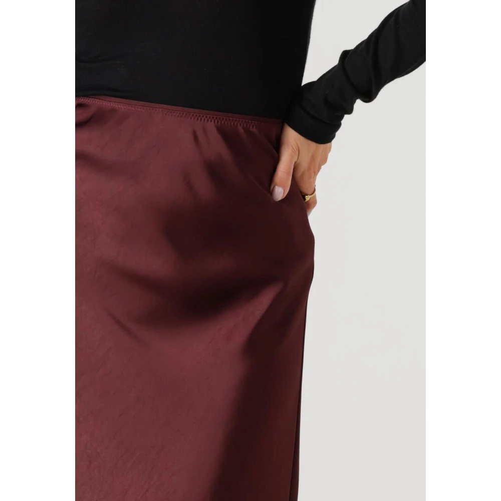 NEO NOIR Bordeaux Maxi Rok Stijlvolle Upgrade Red Dames