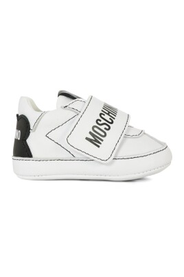 sneakers-en-cuir-blanc-avec-detail-logo