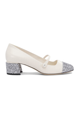 escarpins-blancs-en-cuir-style-elegant