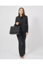 veste-noire-avec-col-revers