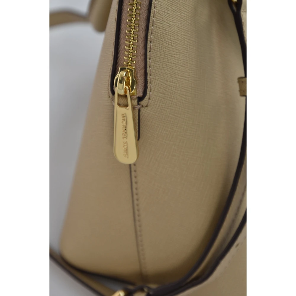 Michael Kors Emmy Large Dome Schoudertas Beige Dames