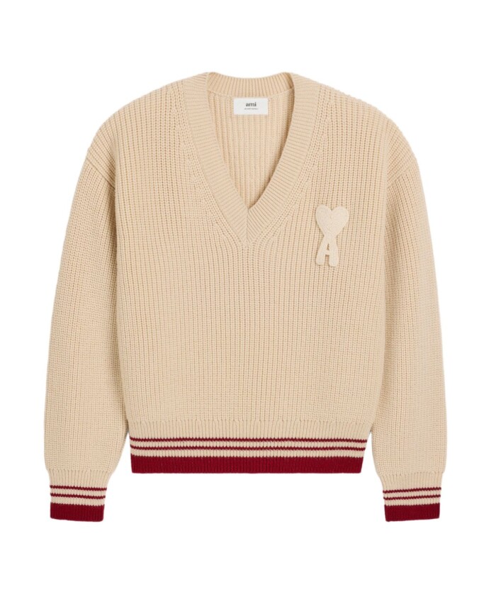 pull-en-tricot-col-v-blanc-creme-sweater