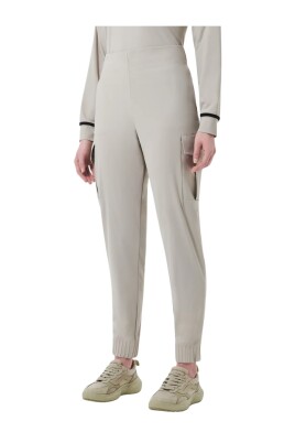 cargo-jumper-in-carrot-fit-style
