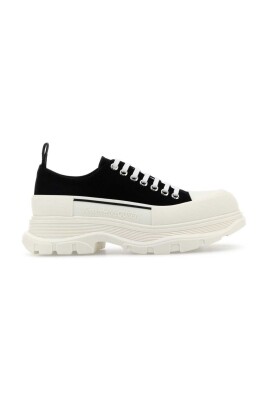 black-sneakers-for-men