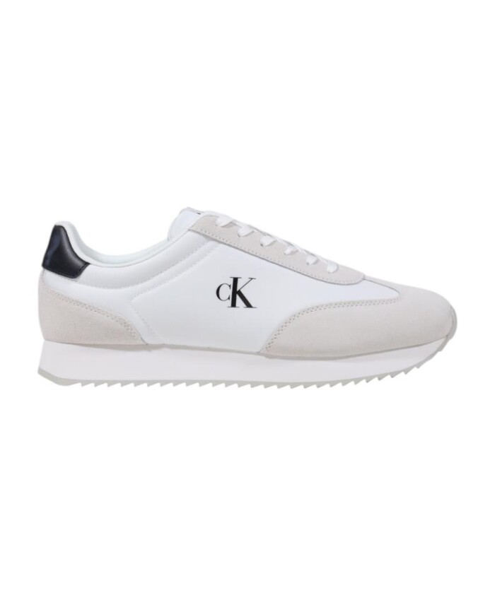 baskets-blanches-en-cuir-a-lacets