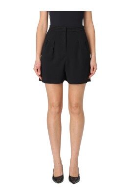 black-pleated-shorts