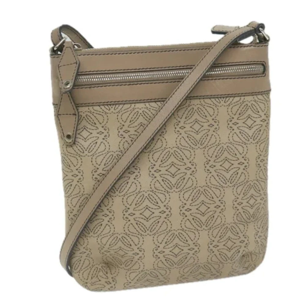 Loewe Pre-owned Leather shoulder-bags Beige Dames