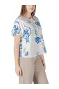 chemisier-a-fleurs-a-boutons-avec-col-rond
