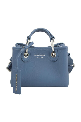 blue-shopping-bag-stylish-model