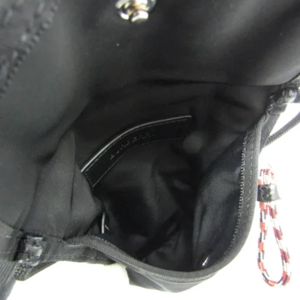 Burberry Vintage Pre-owned Nylon shoulder-bags Black Dames