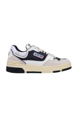 sneakers-blancs-en-cuir-semelle-bleue