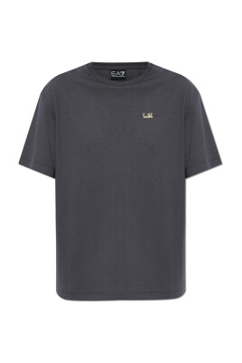 t-shirt-with-an-applique-in-the-shape-of-a-logo