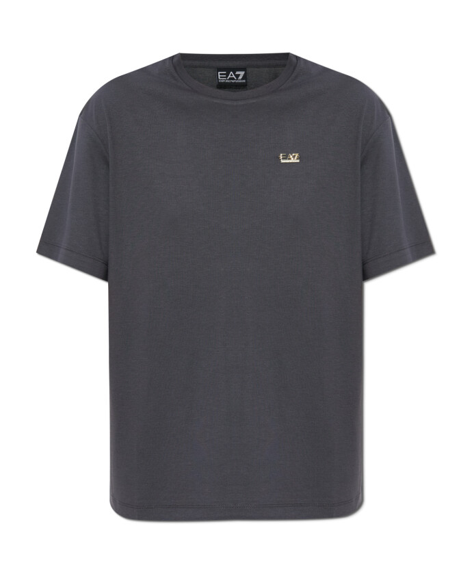 t-shirt-avec-une-application-en-forme-de-logo