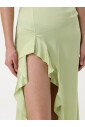 robe-longue-en-soie-avec-fente-sur-la-cuisse