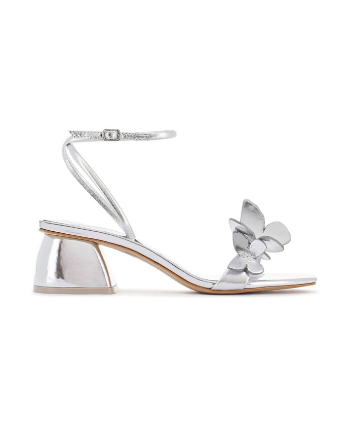 zilveren-sandalen-voor-vrouwen