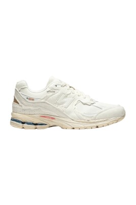 protection-pack-white-sneakers