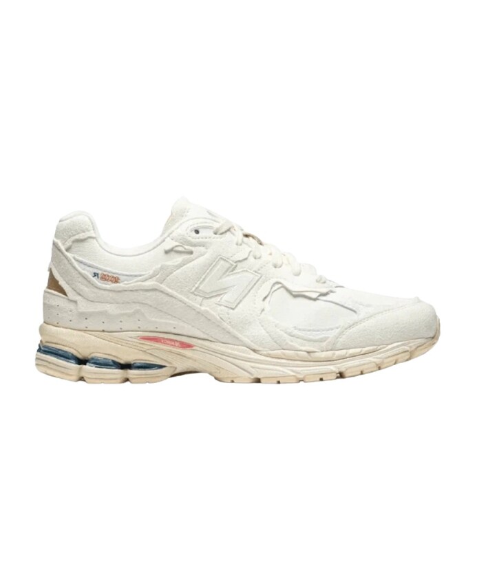 protection-pack-white-sneakers