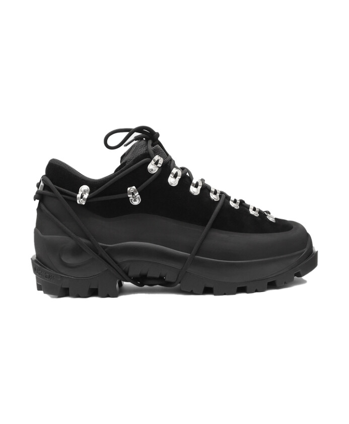 bottes-de-randonnee-en-cuir-suede-noir