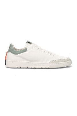white-sneakers-for-versatile-comfort