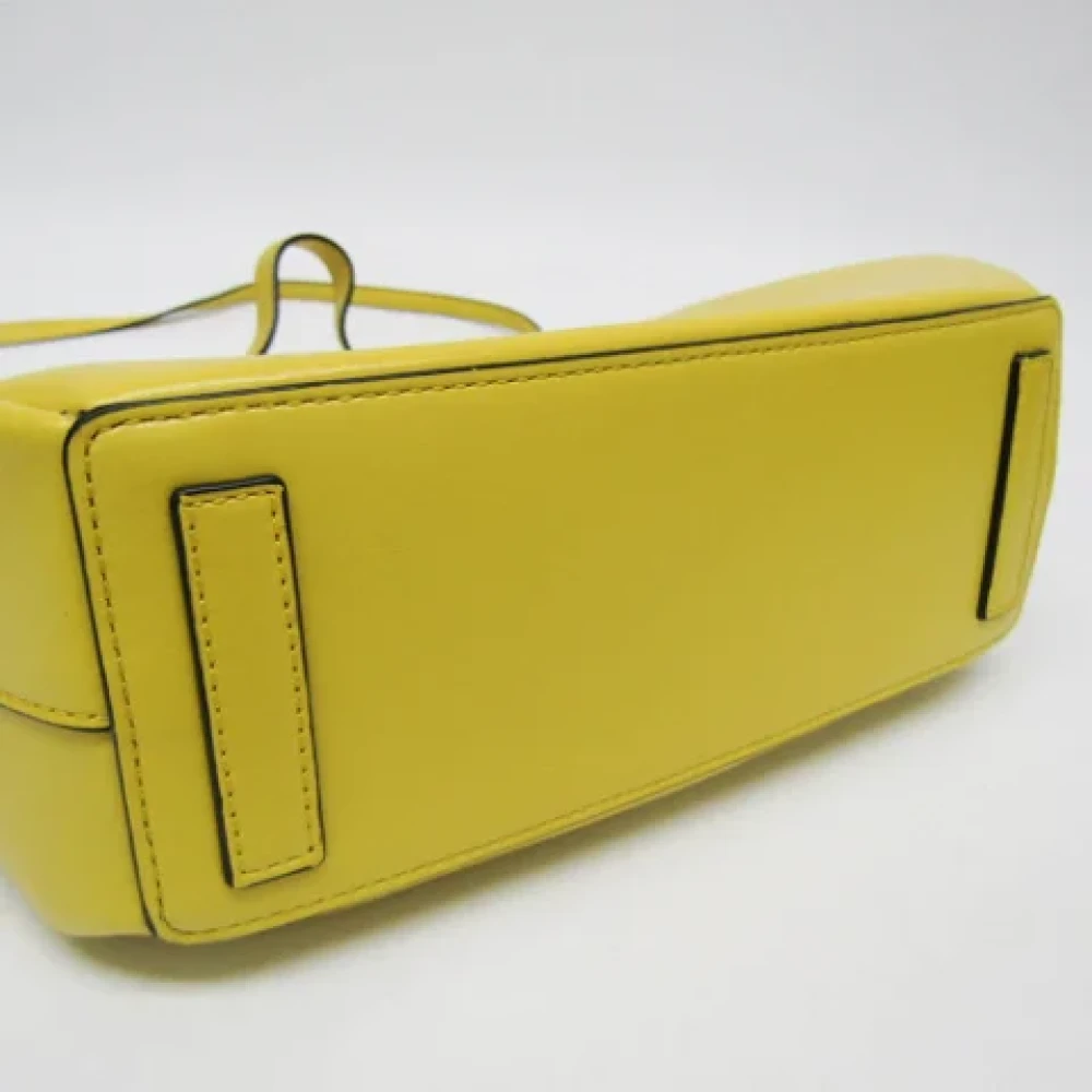 Loewe Pre-owned Leather shoulder-bags Yellow Dames