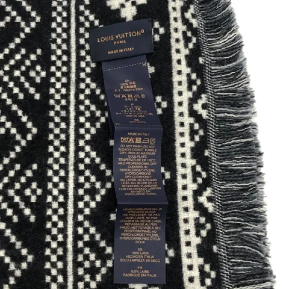 Louis Vuitton Vintage Pre-owned Silk scarves Gray Heren