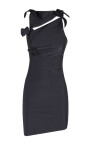 robe-fleur-asymetrique-avec-encolure-decoupee