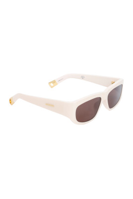 neutral-sunglasses-with-golden-accents