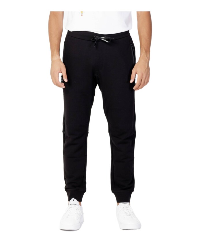 zwarte-joggingbroek-met-veters-en-zakken