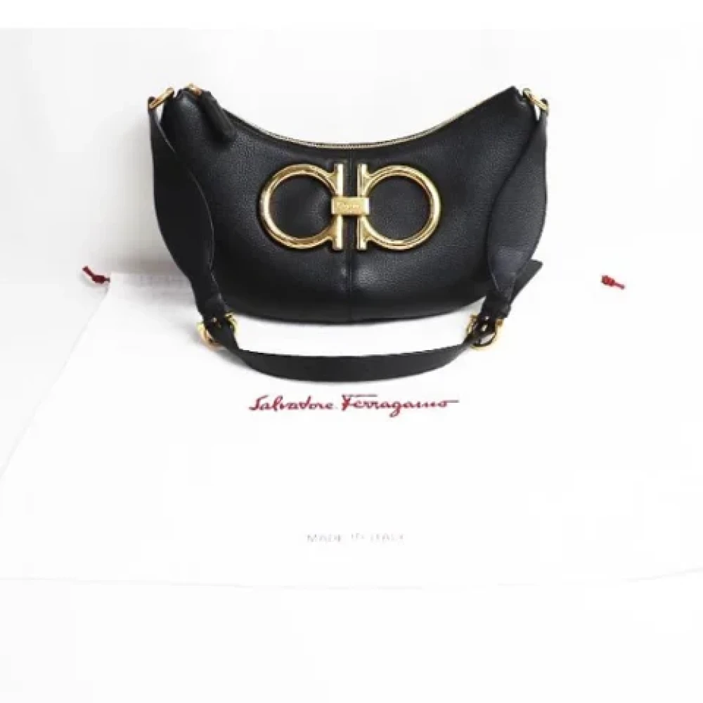 Salvatore Ferragamo Pre-owned Leather shoulder-bags Black Dames