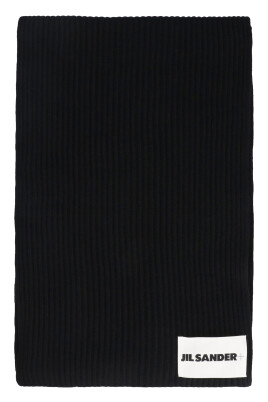 ribbed-knit-wool-scarf