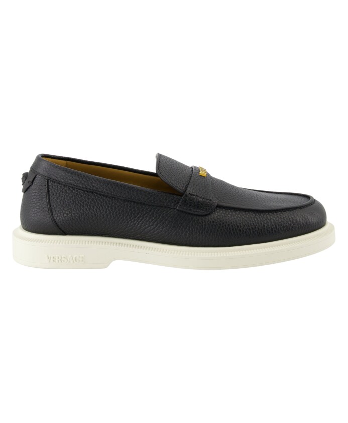 black-grained-leather-loafers-spring-summer-2025