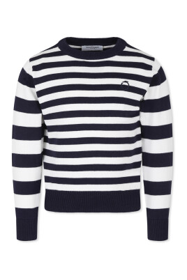 white-sweater-with-blue-stripes