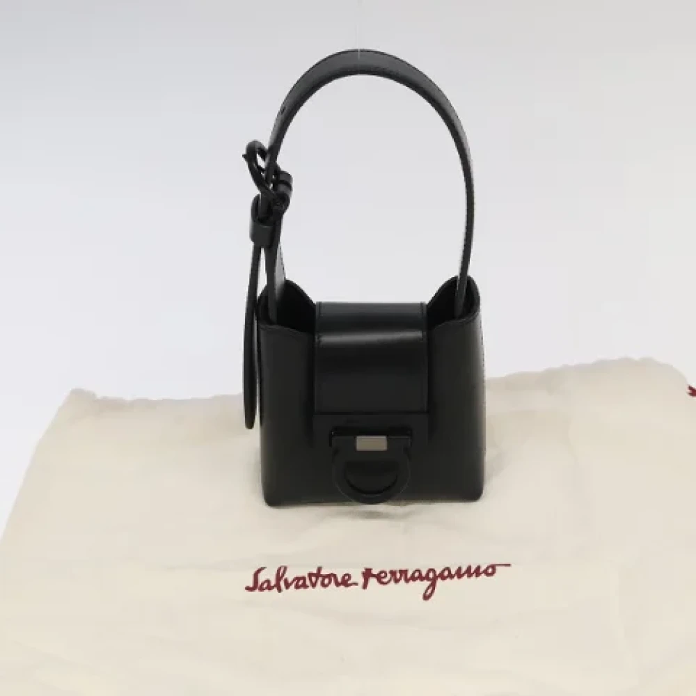 Salvatore Ferragamo Pre-owned Leather handbags Black Dames