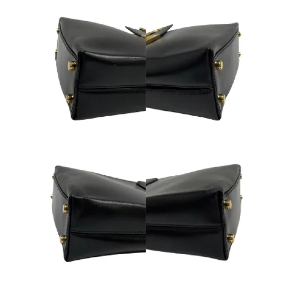 Salvatore Ferragamo Pre-owned Leather shoulder-bags Black Dames