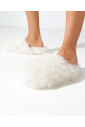 witte-fur-slippers