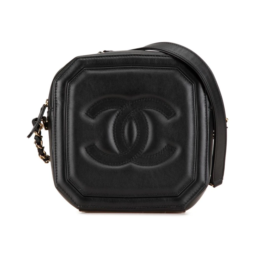 Chanel Vintage Women's Black Vintage Cross Body Bags, One Size, Pre-Owned Elegant Shoulder Bag With Embossed Detail And Chain Accent