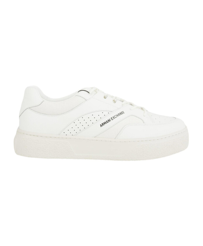 sneaker-blanc-modele-elegant
