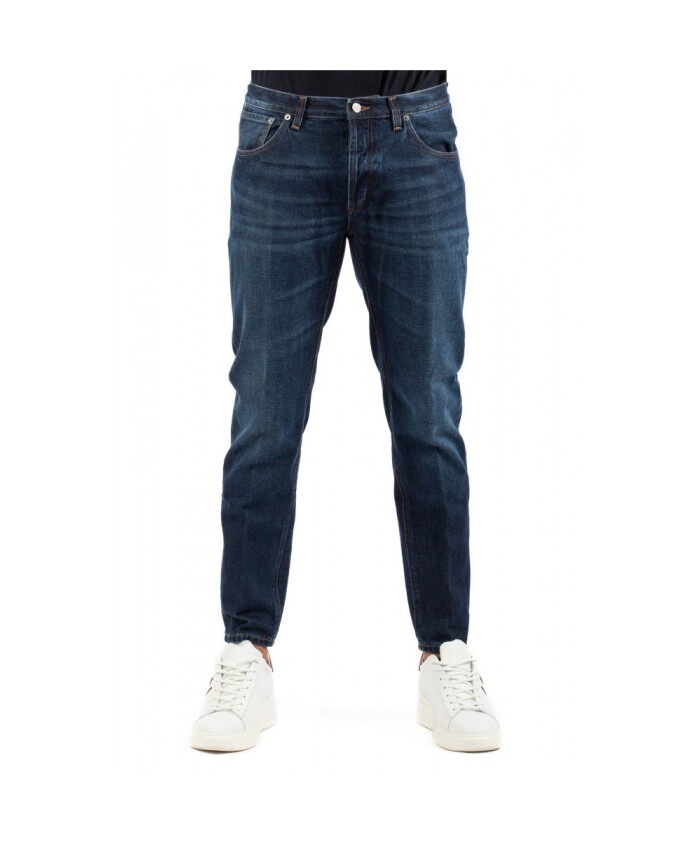 slim-fit-jeans