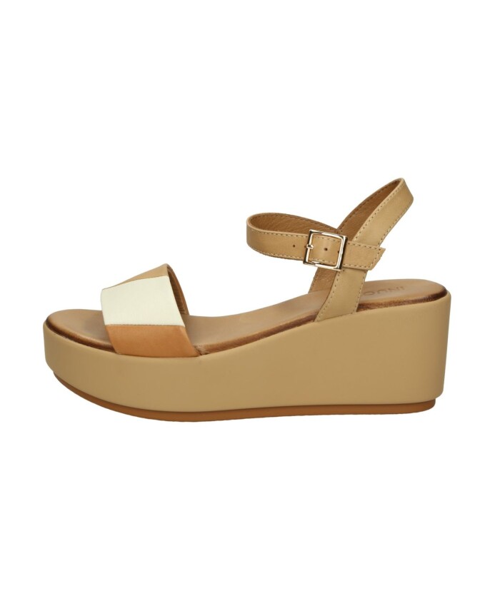 sandales-compensees-en-cuir