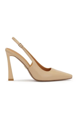 Beige pumps med en unik klack