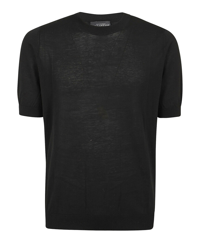 round-neck-t-shirt