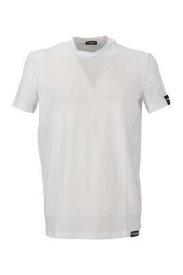 t-shirt-decontracte-en-bleu