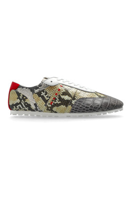 sports-shoes-with-snake-motif