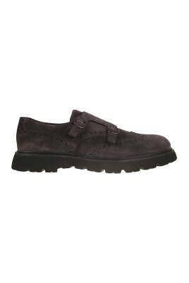 grijze-gesloten-schoenen-elegante-stijl