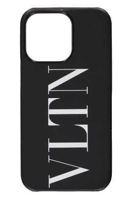 pro-case-with-front-logo-detail