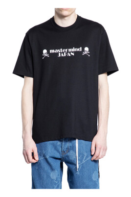 black-graphic-logo-print-t-shirt