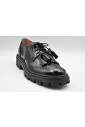 chaussures-noires-a-lacets-pour-femmes
